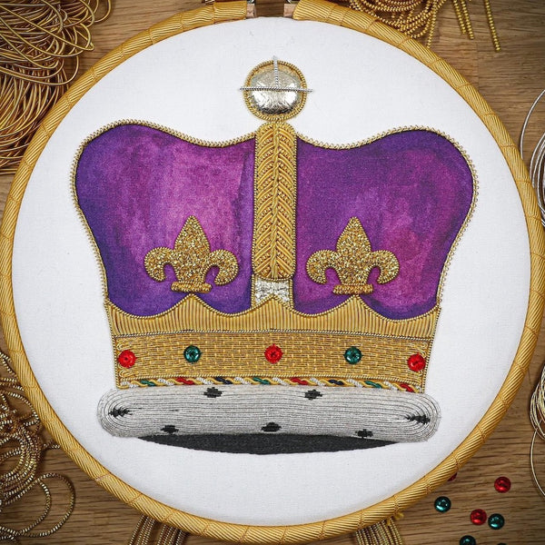 SS24LEX508-Goldwork-Crowning-Achievment-by-RSN-Tutor-Sarah-de-Rousset-Hall-1024px-le
