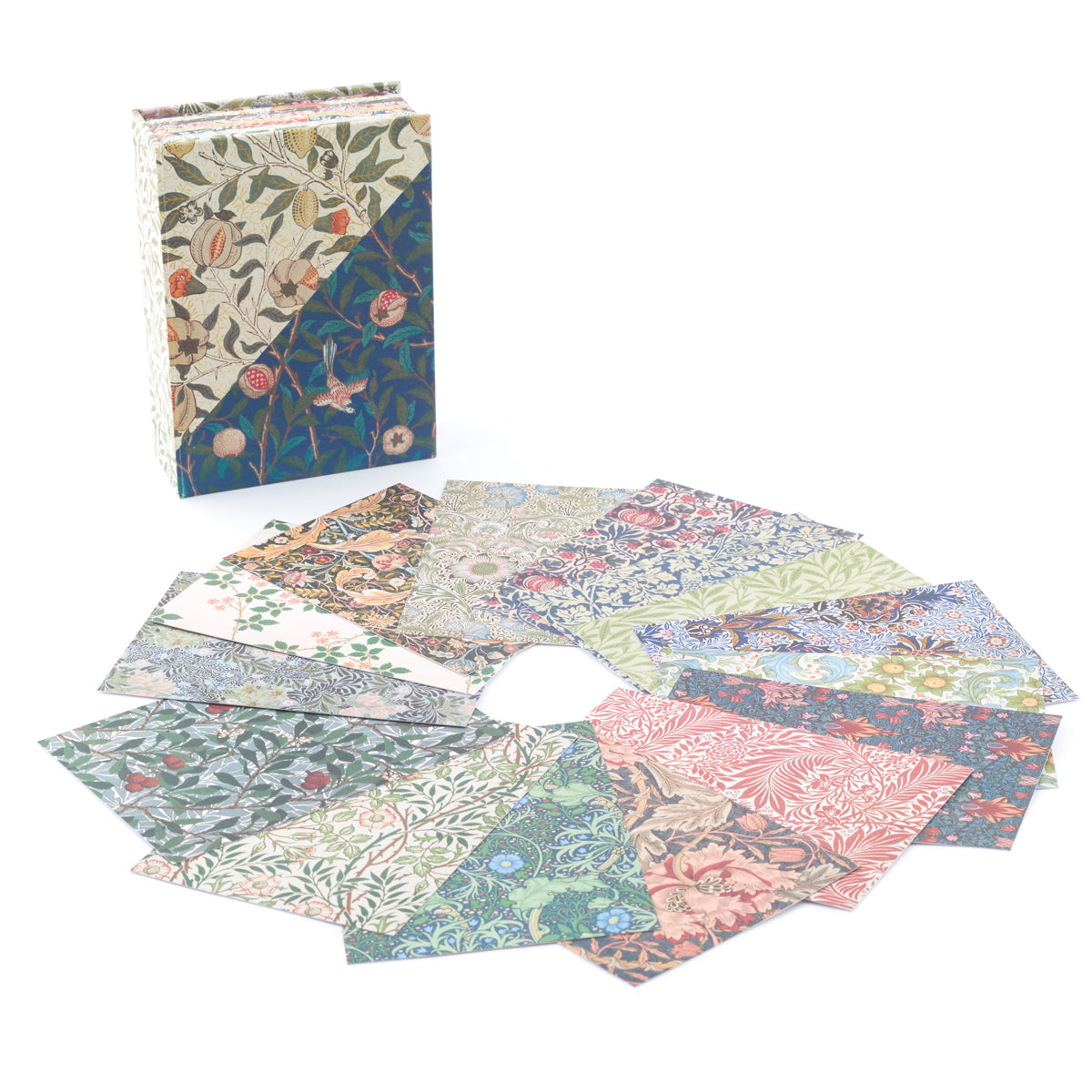 V&A Collection 100 Postcards Box